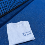 T-SHIRT "Gin tonic and padel" - Scritta  blu